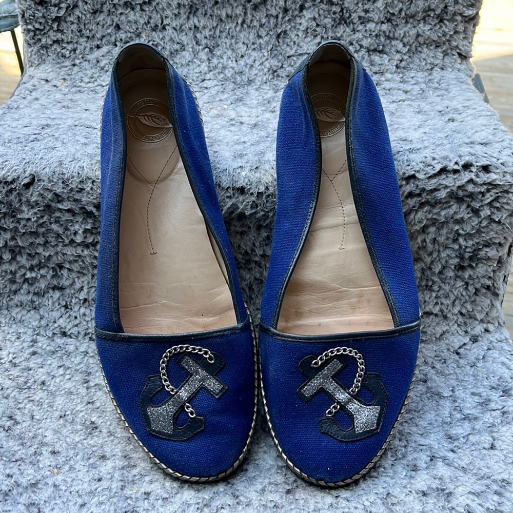 Nurture Anchor espadrilles Navy with a silver chain anchor sz 9